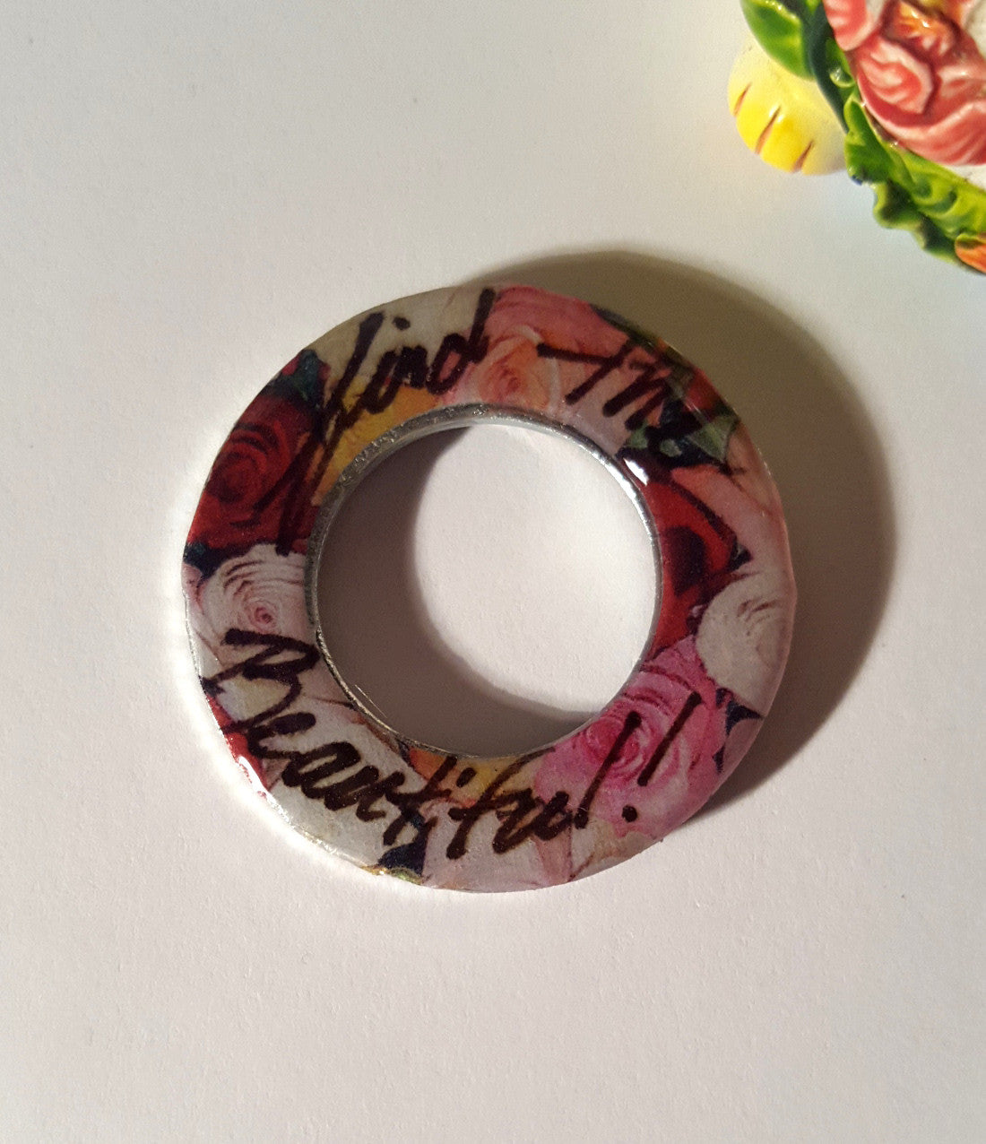 One Handmade Red Rose Garden Find the Beautiful View Finder Ring, Charm, Gratitude, Compositition Finder